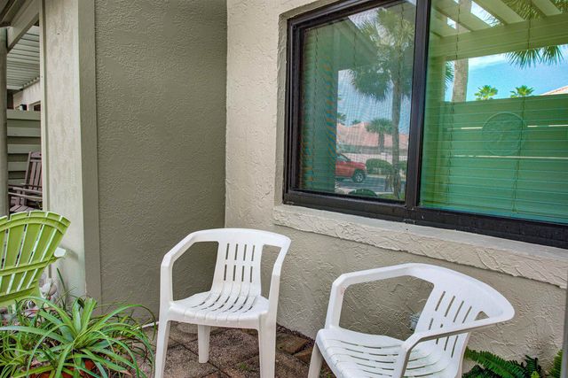 94 Village Del Prado Cir, St Augustine, FL 32080