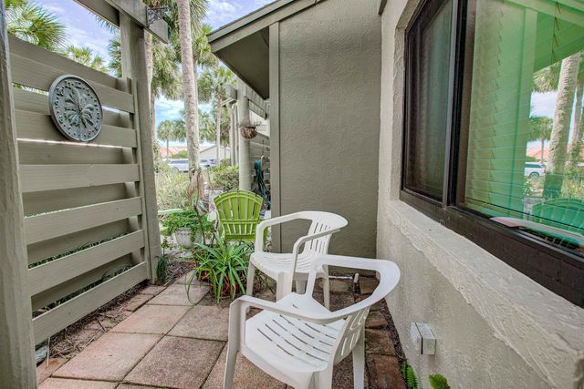 94 Village Del Prado Cir, St Augustine, FL 32080