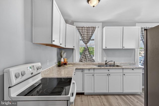 214 DUKE ST, Ephrata, PA 17522