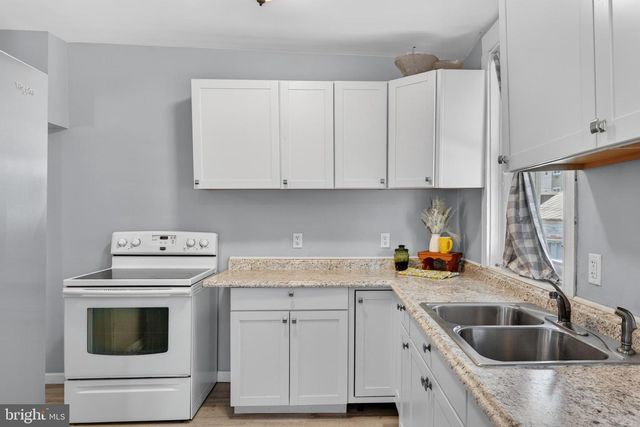 214 DUKE ST, Ephrata, PA 17522