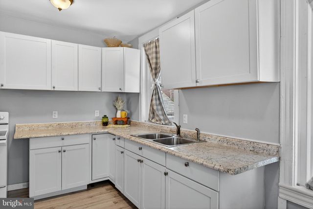214 DUKE ST, Ephrata, PA 17522
