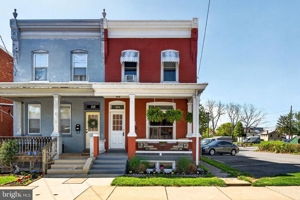 214 DUKE ST, Ephrata, PA 17522