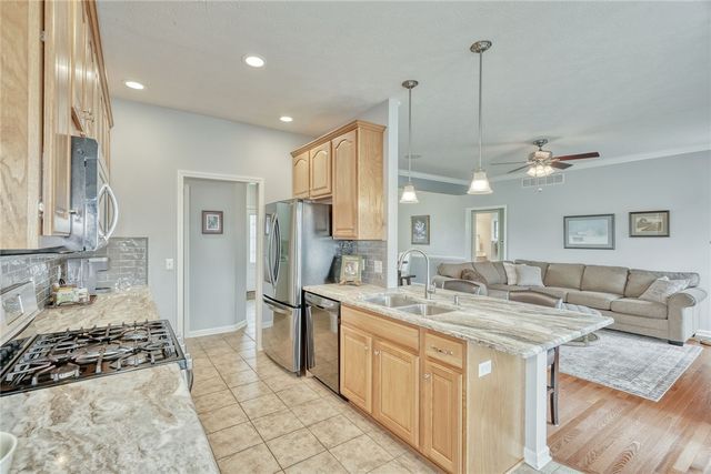 6128 Southbrook Drive, Ontario, NY 14519