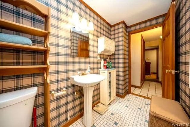 302 Knox Avenue, West Seneca, NY 14224