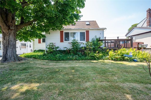 302 Knox Avenue, West Seneca, NY 14224