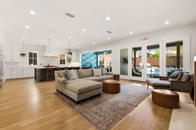 6839 Coronado Avenue, Dallas, TX 75214