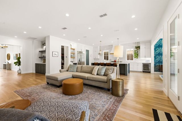 6839 Coronado Avenue, Dallas, TX 75214