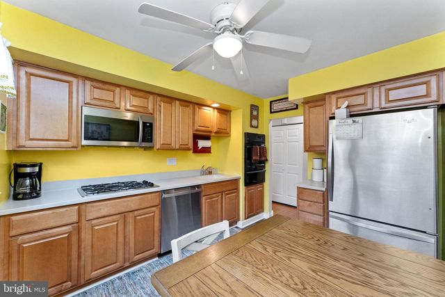 106 HAWTHORNE DR, North Wales, PA 19454