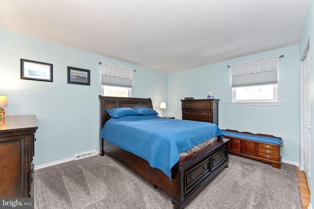 106 HAWTHORNE DR, North Wales, PA 19454