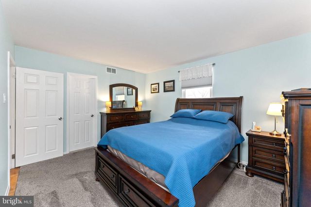 106 HAWTHORNE DR, North Wales, PA 19454