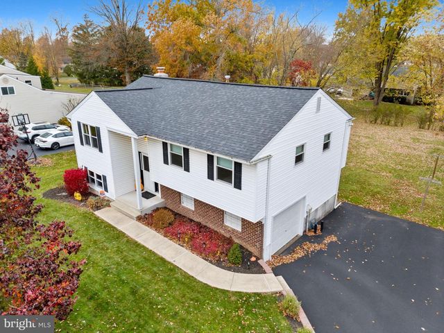 106 HAWTHORNE DR, North Wales, PA 19454