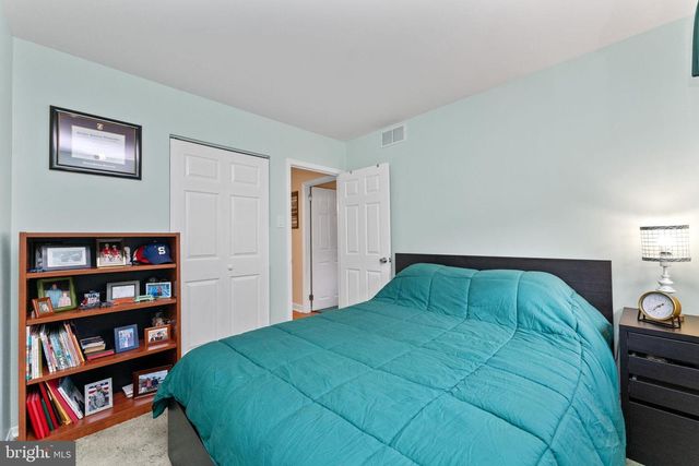 106 HAWTHORNE DR, North Wales, PA 19454