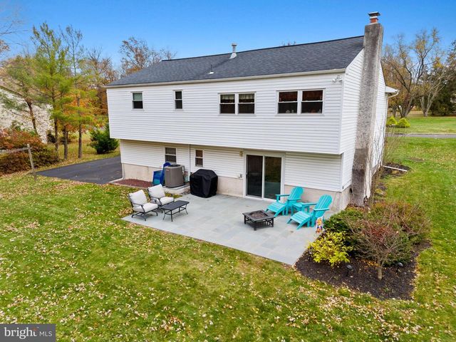 106 HAWTHORNE DR, North Wales, PA 19454