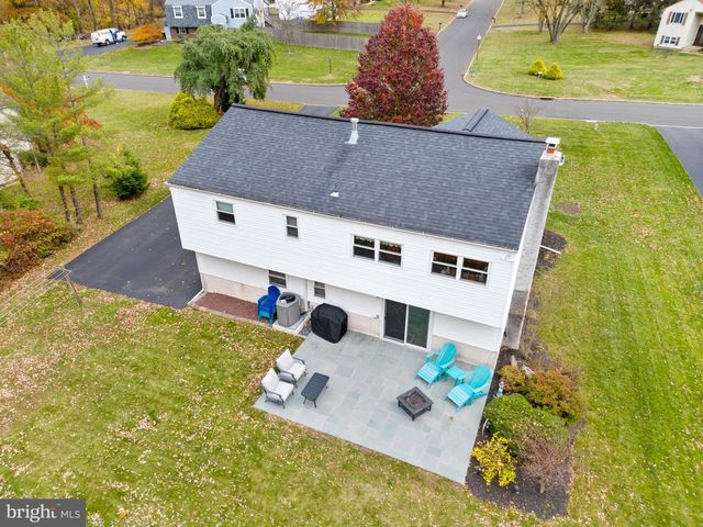 106 HAWTHORNE DR, North Wales, PA 19454