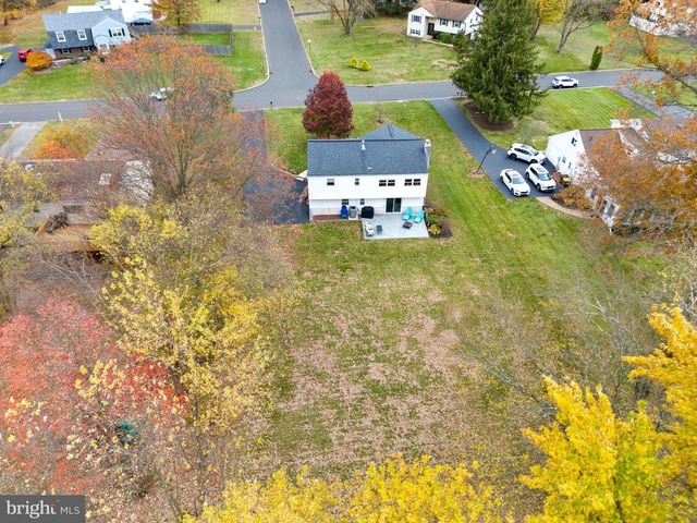 106 HAWTHORNE DR, North Wales, PA 19454