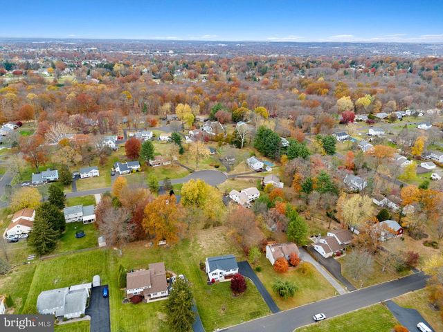 106 HAWTHORNE DR, North Wales, PA 19454