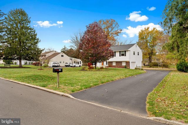 106 HAWTHORNE DR, North Wales, PA 19454