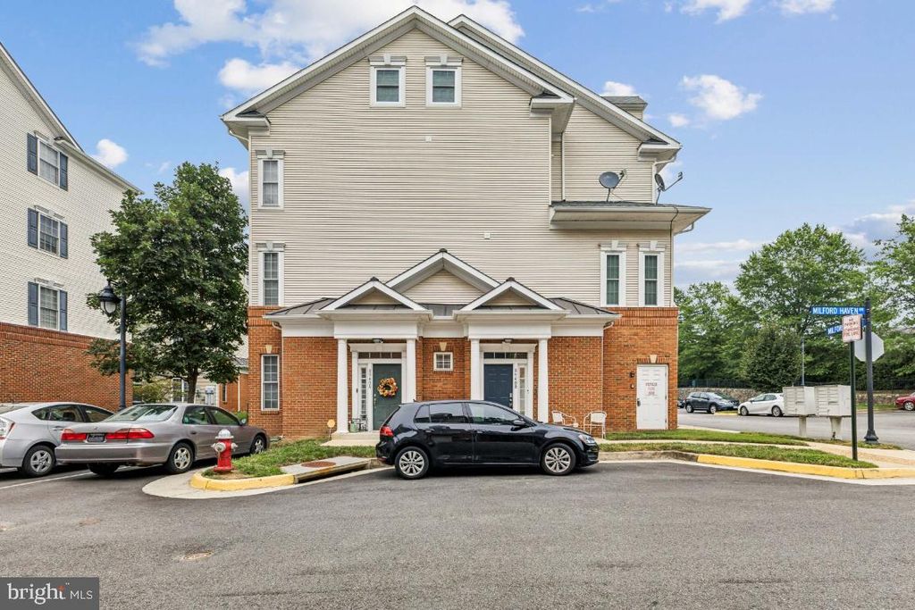 8940 MILFORD HAVEN CT #40B, Lorton, VA 22079