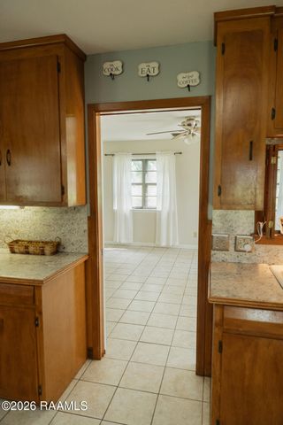 2806 Riverwood Road, New Iberia, LA 70560