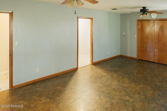 2806 Riverwood Road, New Iberia, LA 70560