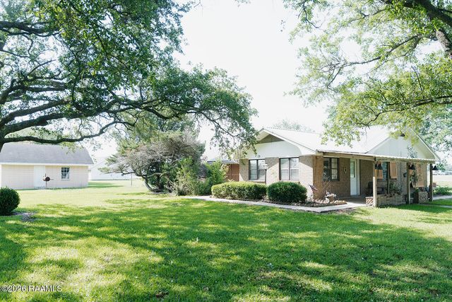 2806 Riverwood Road, New Iberia, LA 70560