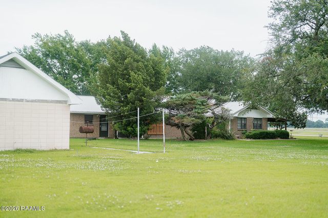 2806 Riverwood Road, New Iberia, LA 70560