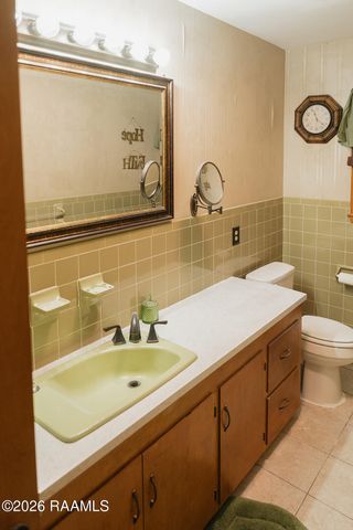 2806 Riverwood Road, New Iberia, LA 70560