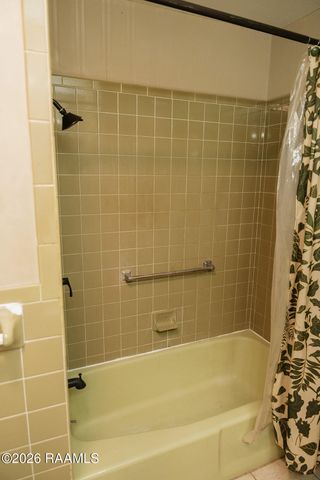 2806 Riverwood Road, New Iberia, LA 70560