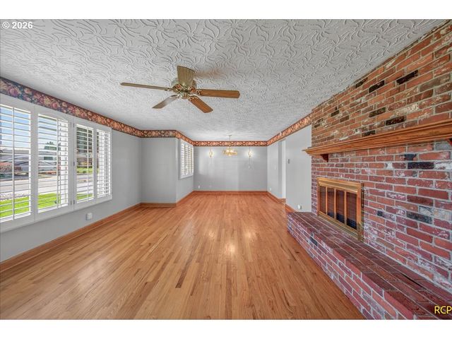 14579 Se PRIMROSE Ave, Milwaukie, OR 97267