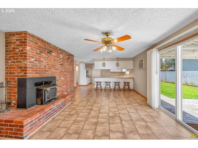 14579 Se PRIMROSE Ave, Milwaukie, OR 97267