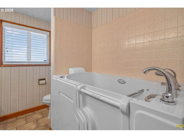 14579 Se PRIMROSE Ave, Milwaukie, OR 97267