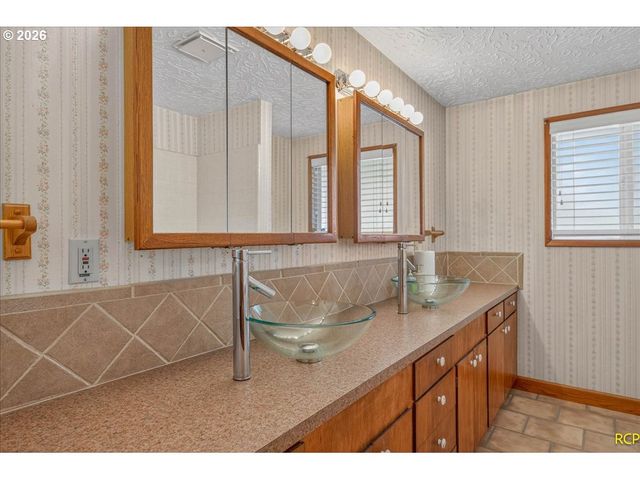 14579 Se PRIMROSE Ave, Milwaukie, OR 97267