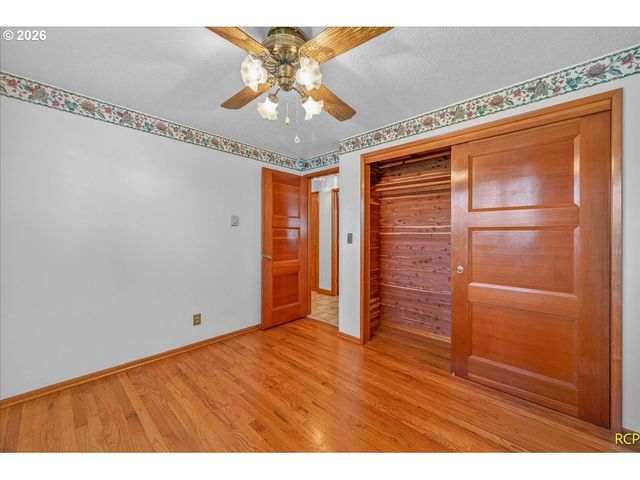 14579 Se PRIMROSE Ave, Milwaukie, OR 97267