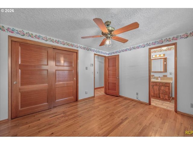 14579 Se PRIMROSE Ave, Milwaukie, OR 97267