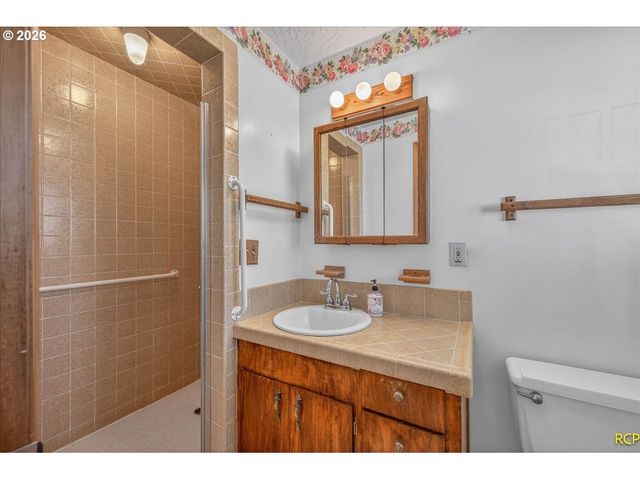 14579 Se PRIMROSE Ave, Milwaukie, OR 97267