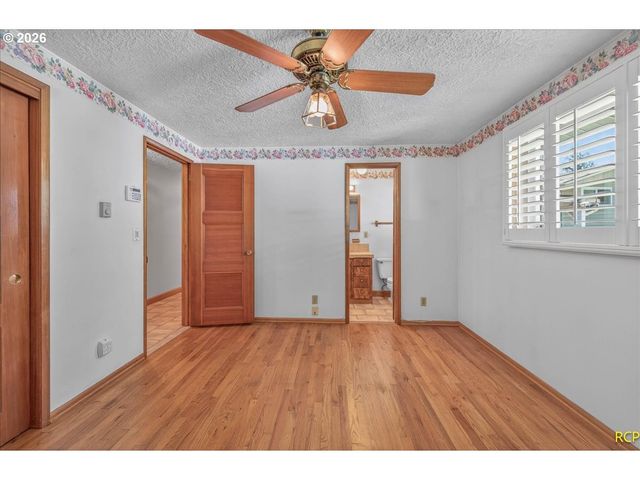 14579 Se PRIMROSE Ave, Milwaukie, OR 97267