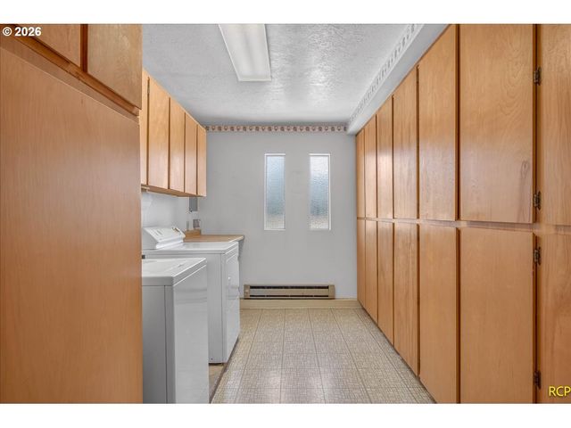 14579 Se PRIMROSE Ave, Milwaukie, OR 97267