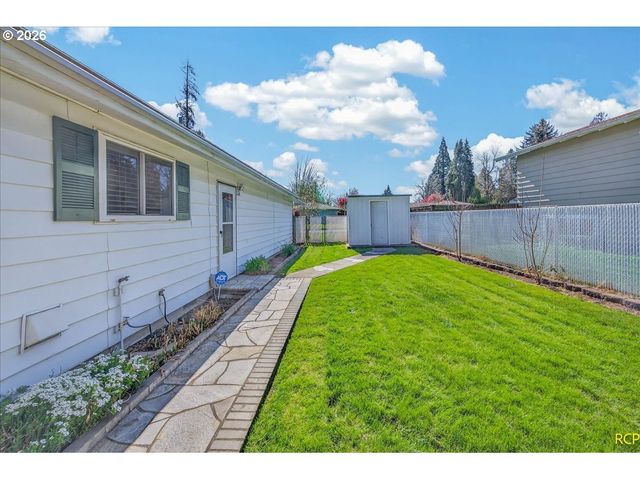 14579 Se PRIMROSE Ave, Milwaukie, OR 97267