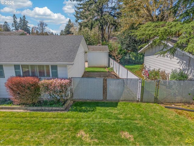 14579 Se PRIMROSE Ave, Milwaukie, OR 97267