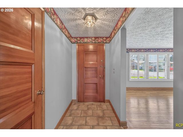 14579 Se PRIMROSE Ave, Milwaukie, OR 97267