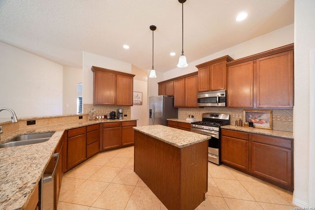 3311 Cameron Cv, San Antonio, TX 78253