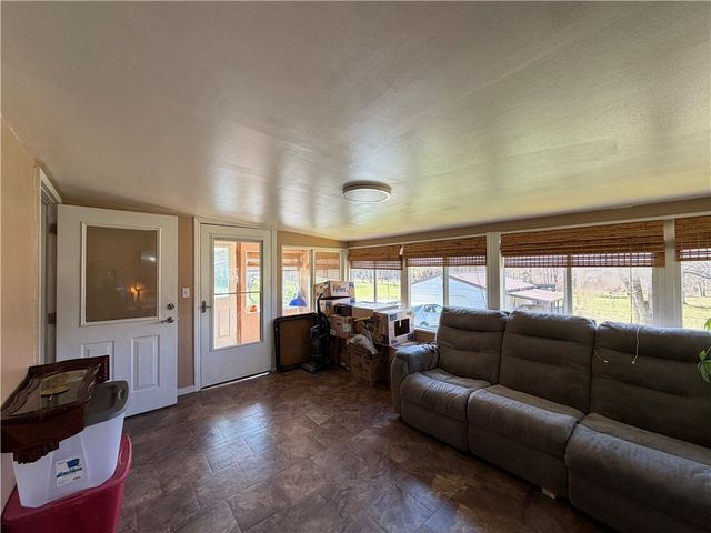 1051 S Lake Rd, Jefferson Twp, PA 16137