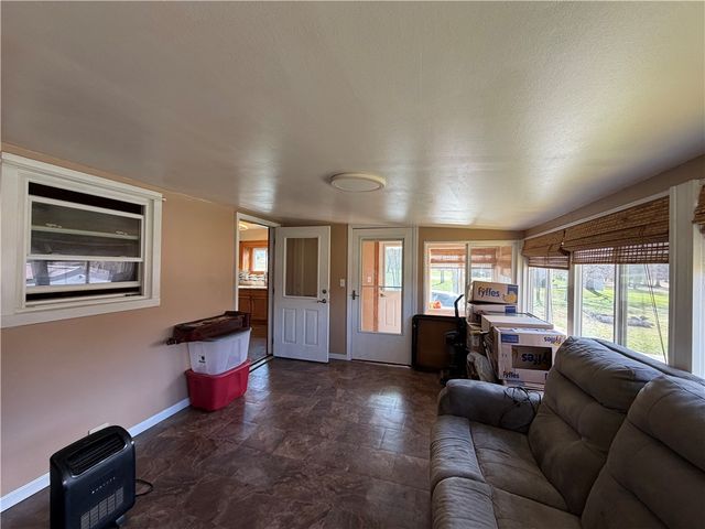 1051 S Lake Rd, Jefferson Twp, PA 16137