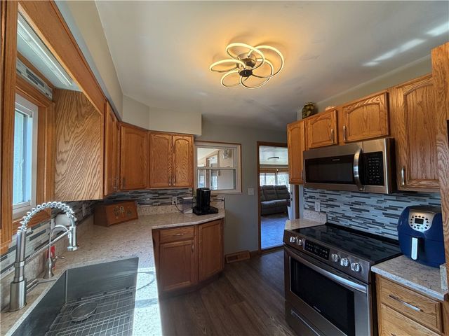 1051 S Lake Rd, Jefferson Twp, PA 16137