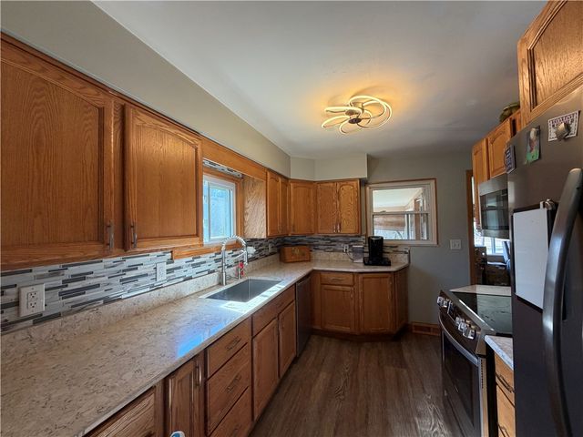 1051 S Lake Rd, Jefferson Twp, PA 16137