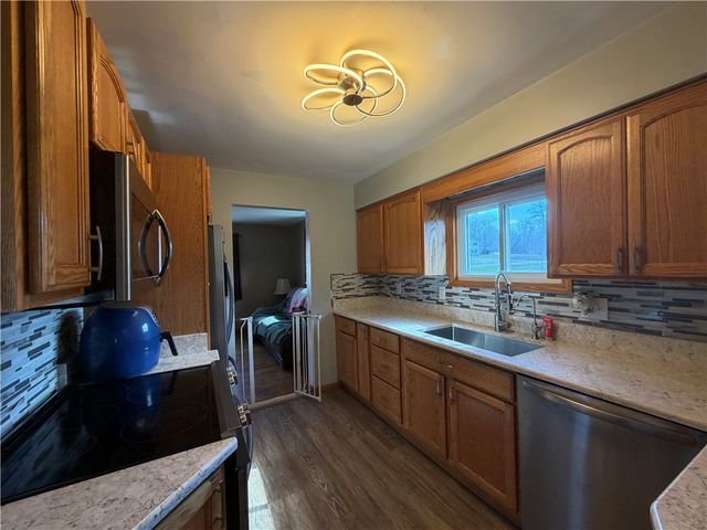 1051 S Lake Rd, Jefferson Twp, PA 16137