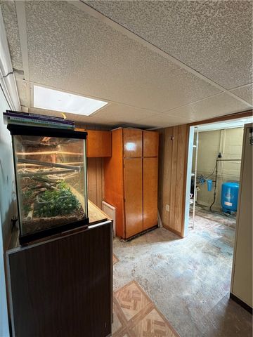 1051 S Lake Rd, Jefferson Twp, PA 16137