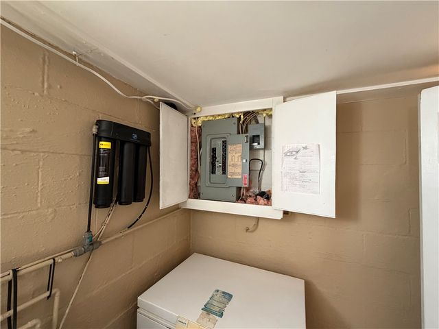 1051 S Lake Rd, Jefferson Twp, PA 16137