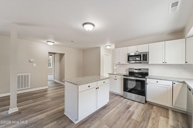 108 Sandy Creek Drive, Leland, NC 28451