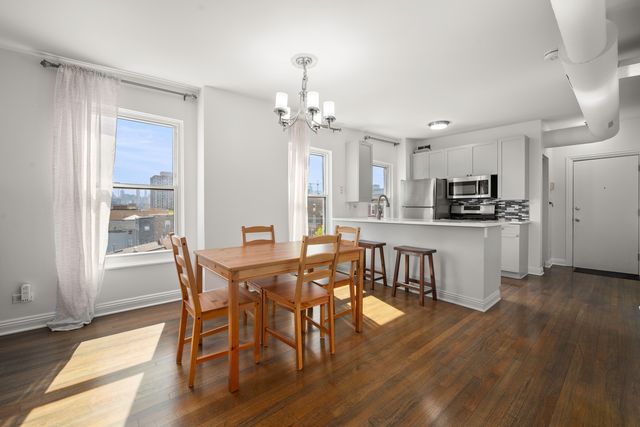 1322 W Huron Street 4N, Chicago, IL 60642